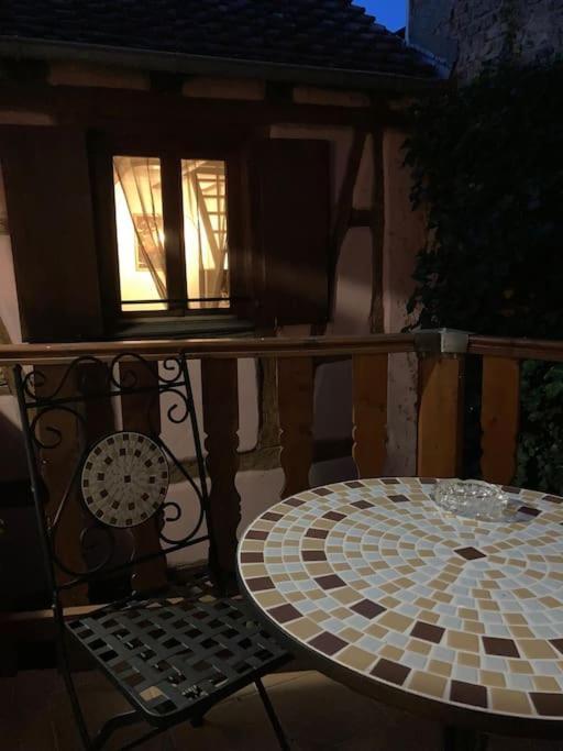 La Sorciere In A Typical Alsatian House Apartment Rouffach Exterior photo